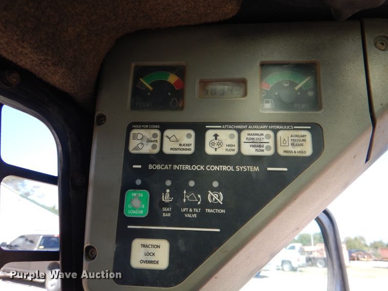 image for item IR9106 2000 Bobcat 863  skid steer loader