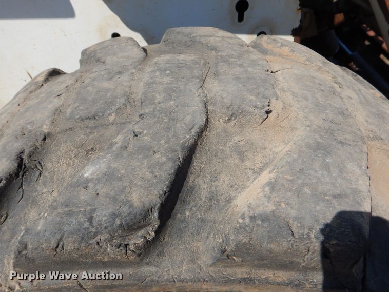 image for item IR9106 2000 Bobcat 863  skid steer loader