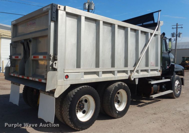 image for item IT9104 1995 Mack CH613  dump truck