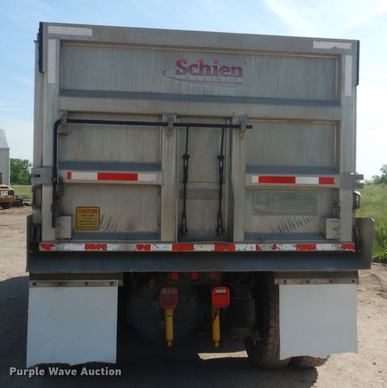 image for item IT9104 1995 Mack CH613  dump truck