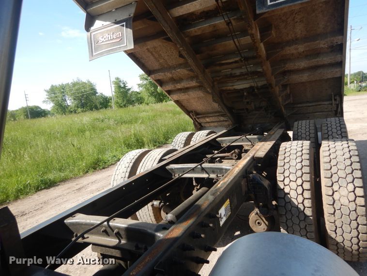 image for item IT9104 1995 Mack CH613  dump truck