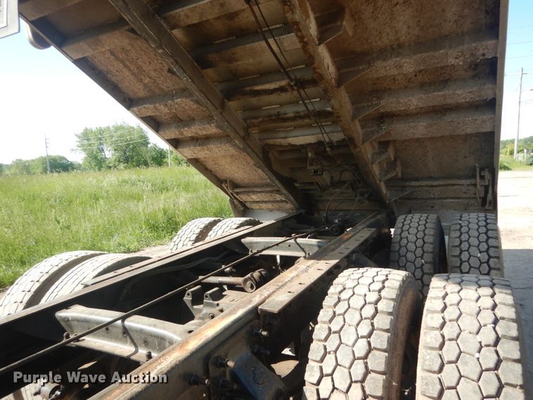 image for item IT9104 1995 Mack CH613  dump truck