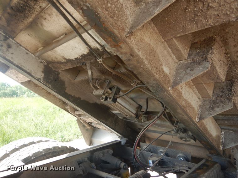 image for item IT9104 1995 Mack CH613  dump truck