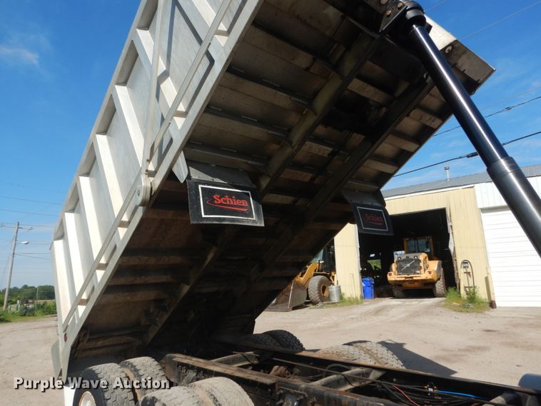 image for item IT9104 1995 Mack CH613  dump truck