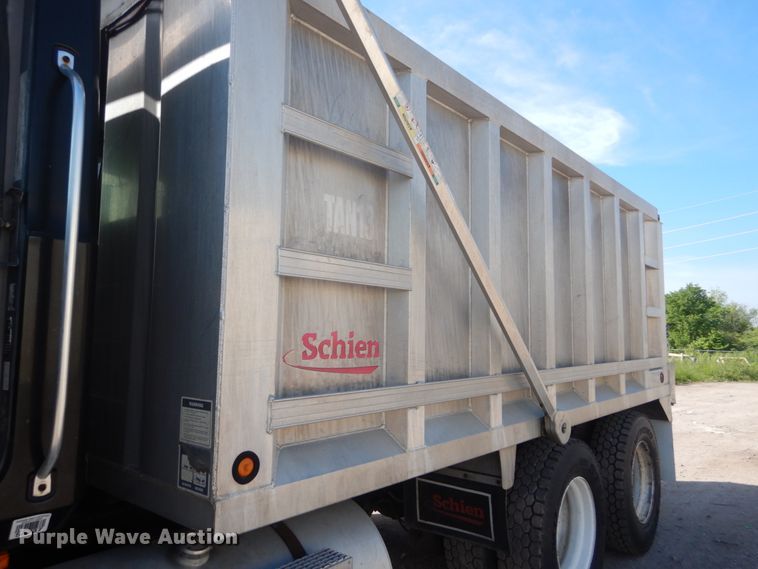 image for item IT9104 1995 Mack CH613  dump truck