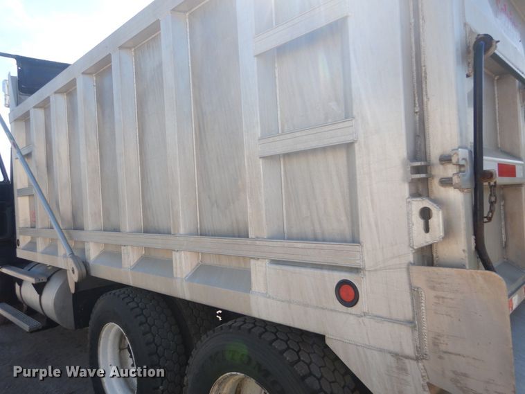 image for item IT9104 1995 Mack CH613  dump truck