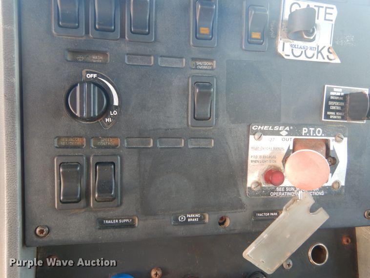 image for item IT9104 1995 Mack CH613  dump truck