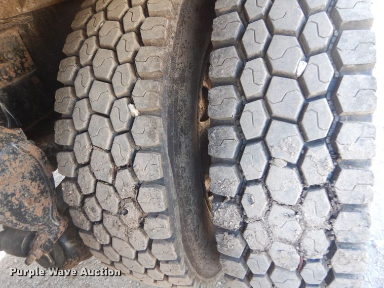 image for item IT9104 1995 Mack CH613  dump truck