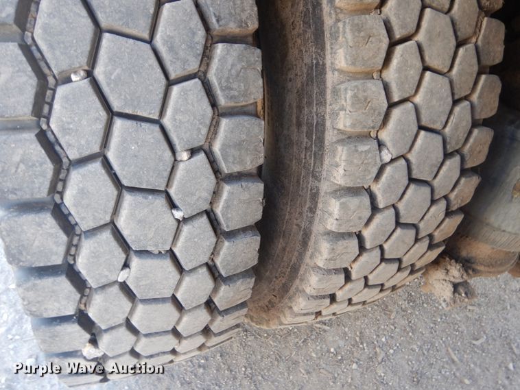 image for item IT9104 1995 Mack CH613  dump truck