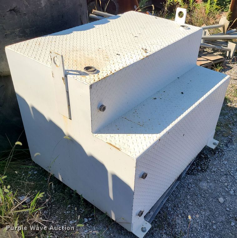 image for item IU9490 Fuel tank