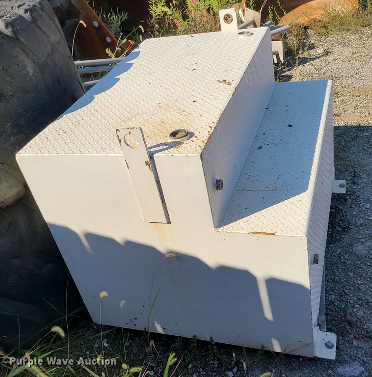 image for item IU9490 Fuel tank