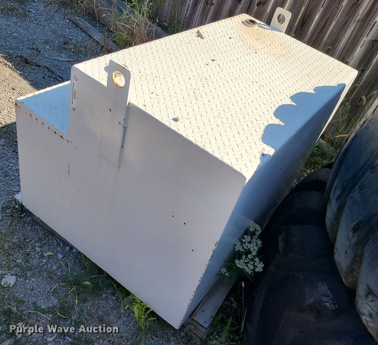 image for item IU9490 Fuel tank