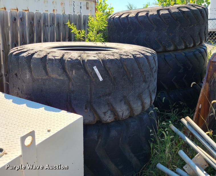 image for item IU9494 (5) 29.5-35 scraper tires