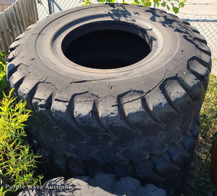 image for item IU9494 (5) 29.5-35 scraper tires