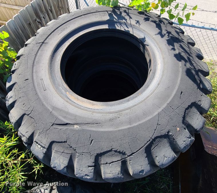 image for item IU9494 (5) 29.5-35 scraper tires