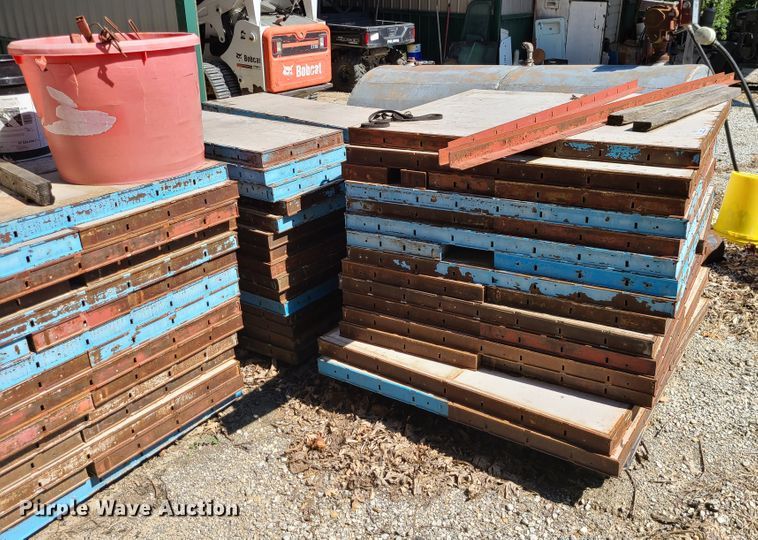 image for item IU9495 Simons concrete forms