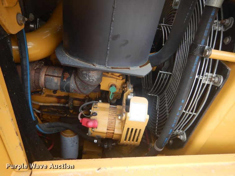 image for item JG9177 2005 Caterpillar 953C  track loader