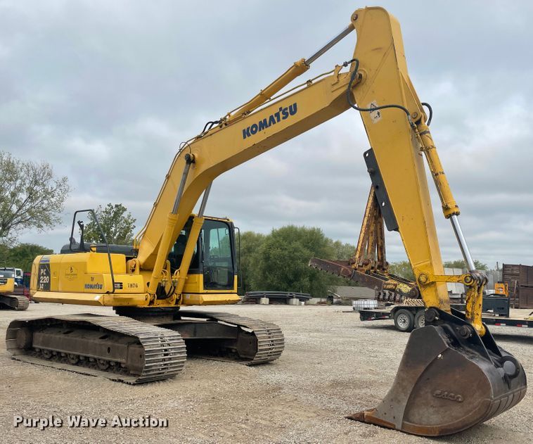 image for item JQ9667 2010 Komatsu PC220LC-10  excavator
