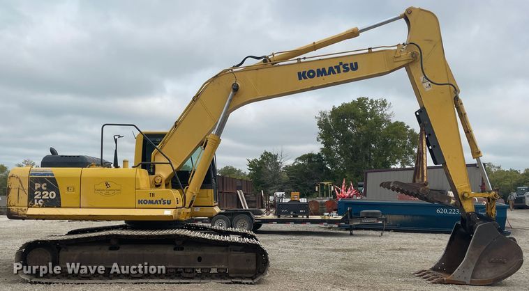 image for item JQ9667 2010 Komatsu PC220LC-10  excavator