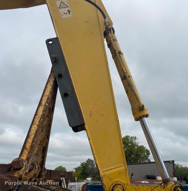 image for item JQ9667 2010 Komatsu PC220LC-10  excavator