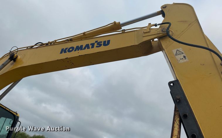 image for item JQ9667 2010 Komatsu PC220LC-10  excavator