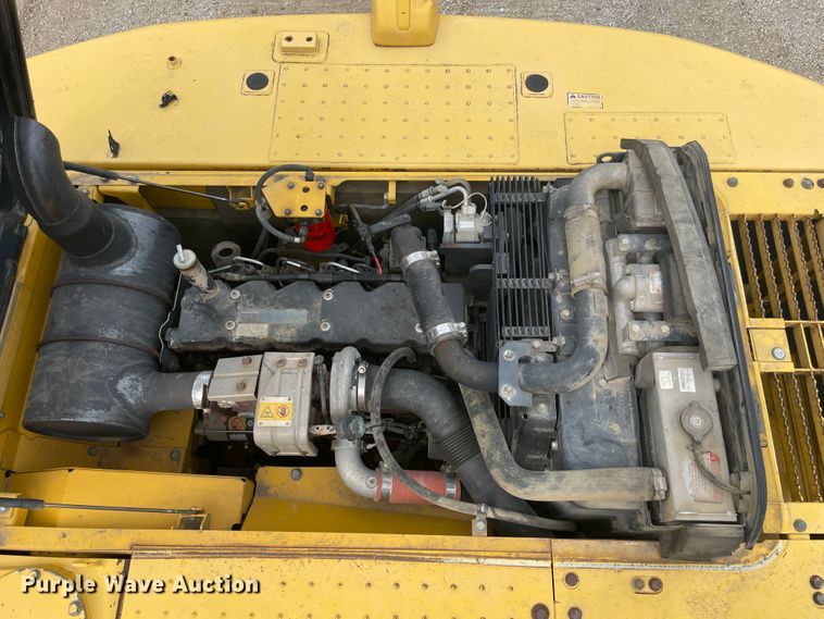 image for item JQ9667 2010 Komatsu PC220LC-10  excavator