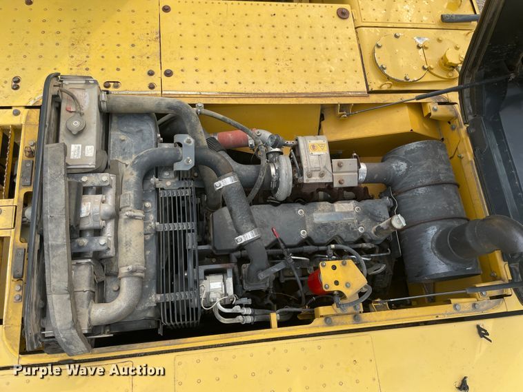 image for item JQ9667 2010 Komatsu PC220LC-10  excavator