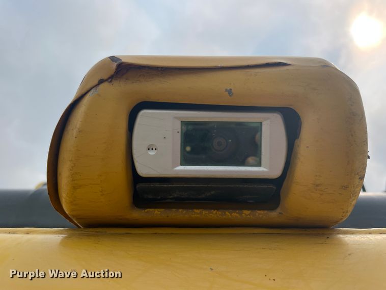 image for item JQ9667 2010 Komatsu PC220LC-10  excavator