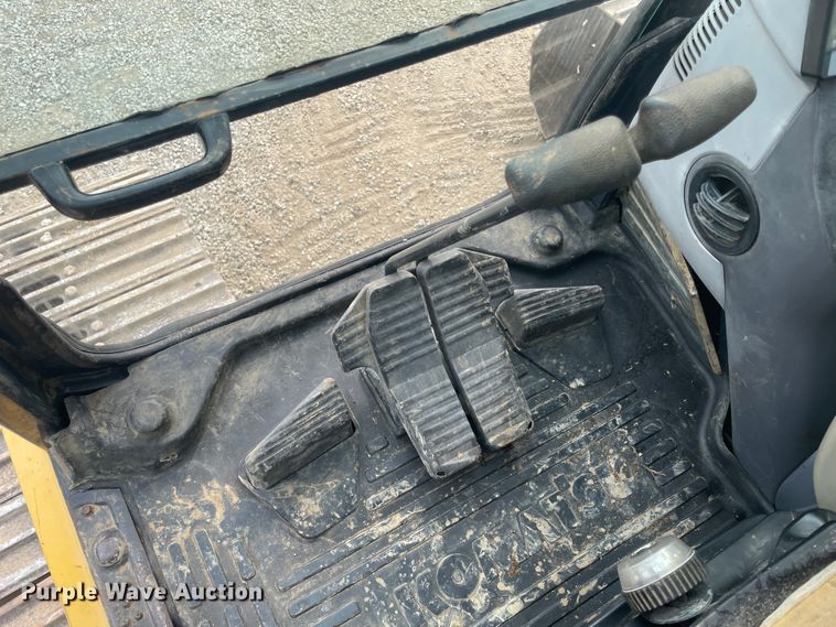 image for item JQ9667 2010 Komatsu PC220LC-10  excavator