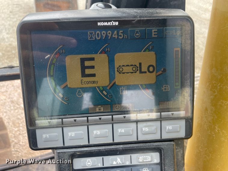 image for item JQ9667 2010 Komatsu PC220LC-10  excavator