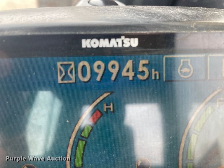 image for item JQ9667 2010 Komatsu PC220LC-10  excavator