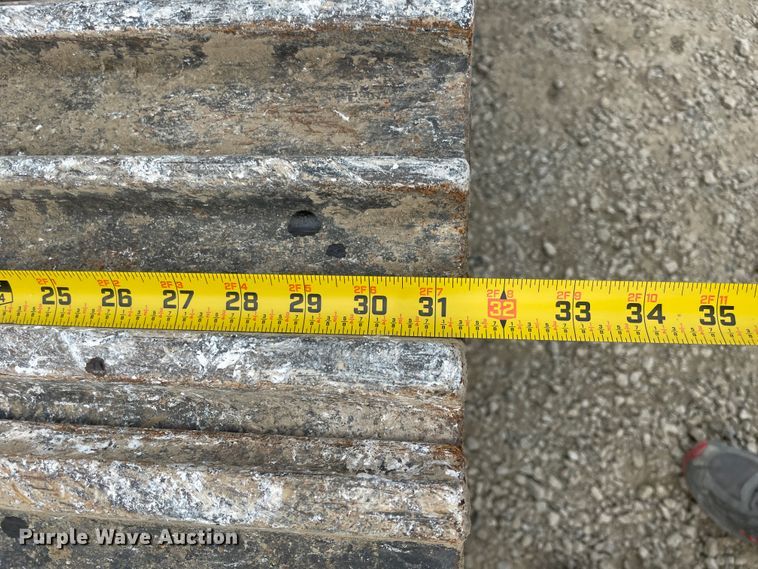 image for item JQ9667 2010 Komatsu PC220LC-10  excavator