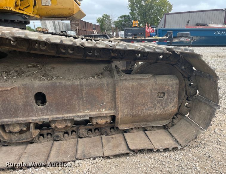 image for item JQ9667 2010 Komatsu PC220LC-10  excavator