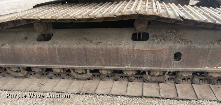 image for item JQ9667 2010 Komatsu PC220LC-10  excavator