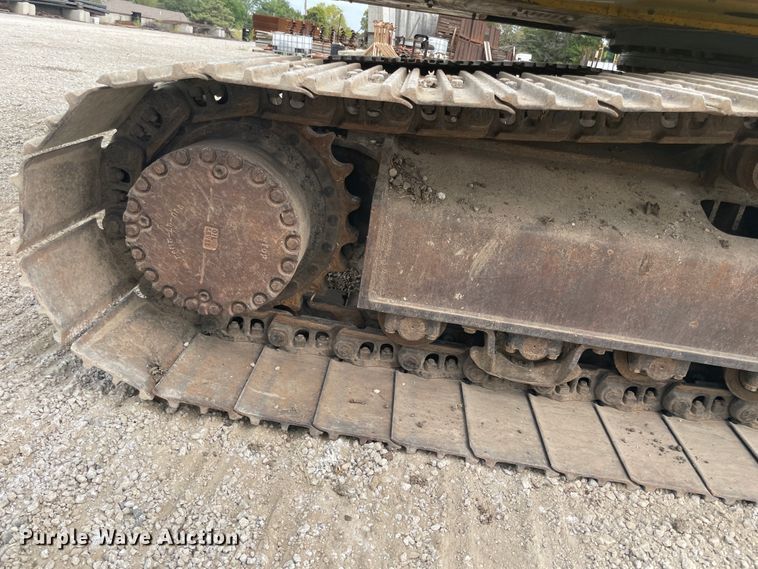 image for item JQ9667 2010 Komatsu PC220LC-10  excavator