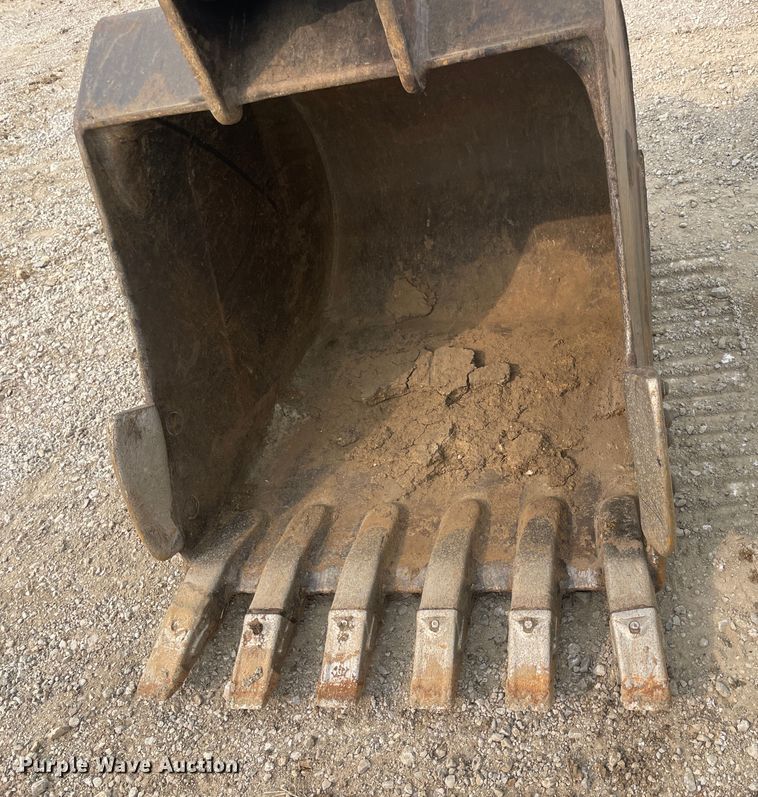 image for item JQ9668 2003 Komatsu PC138USLC-2  hydraulic excavator