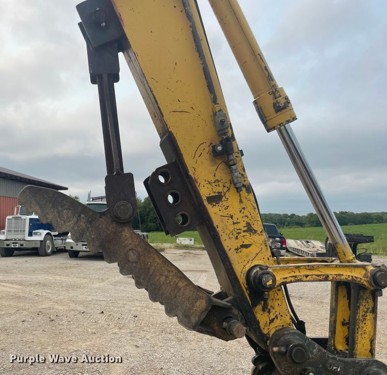 image for item JQ9668 2003 Komatsu PC138USLC-2  hydraulic excavator