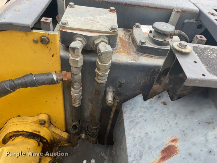 image for item JQ9668 2003 Komatsu PC138USLC-2  hydraulic excavator