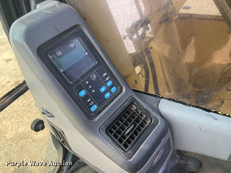 image for item JQ9668 2003 Komatsu PC138USLC-2  hydraulic excavator