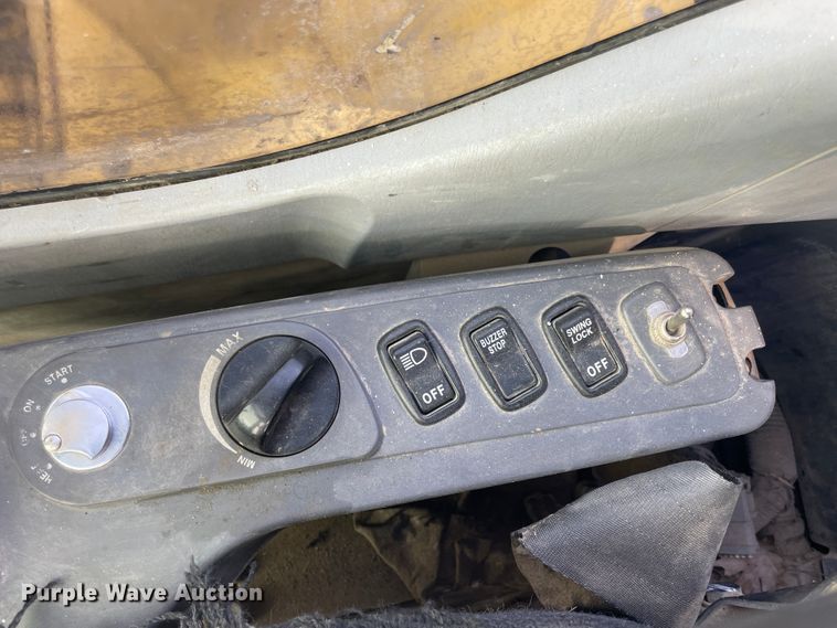 image for item JQ9668 2003 Komatsu PC138USLC-2  hydraulic excavator