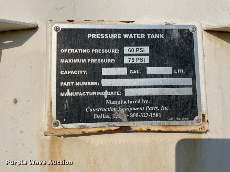 image for item JQ9671 1999 International 5000  ready mix truck