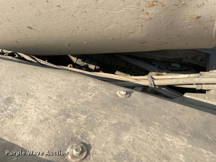 image for item JQ9671 1999 International 5000  ready mix truck