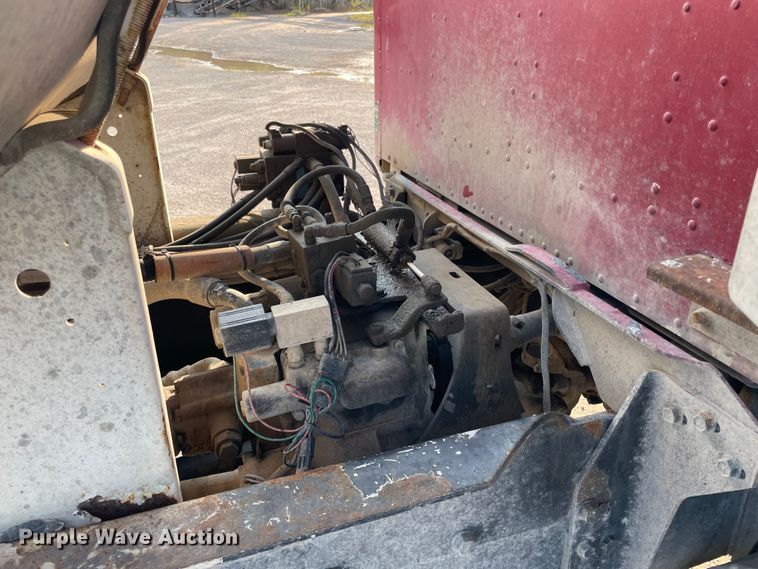 image for item JQ9671 1999 International 5000  ready mix truck