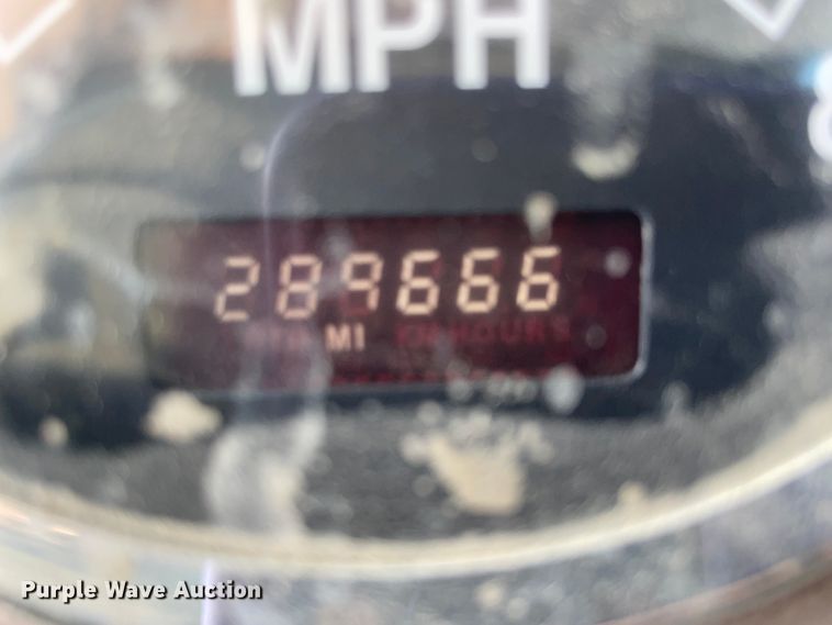 image for item JQ9671 1999 International 5000  ready mix truck