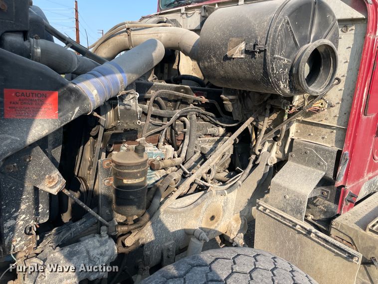 image for item JQ9671 1999 International 5000  ready mix truck