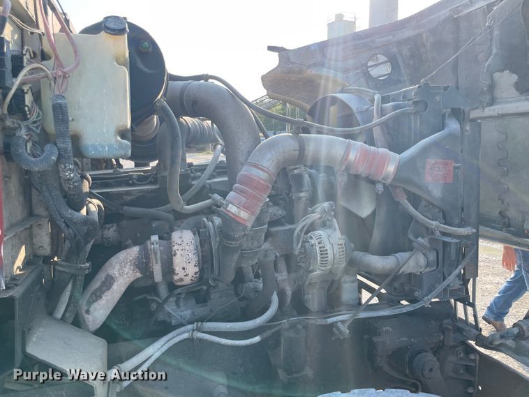 image for item JQ9671 1999 International 5000  ready mix truck