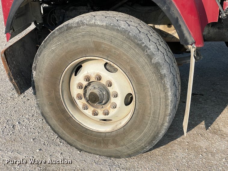 image for item JQ9671 1999 International 5000  ready mix truck