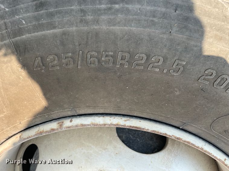 image for item JQ9671 1999 International 5000  ready mix truck