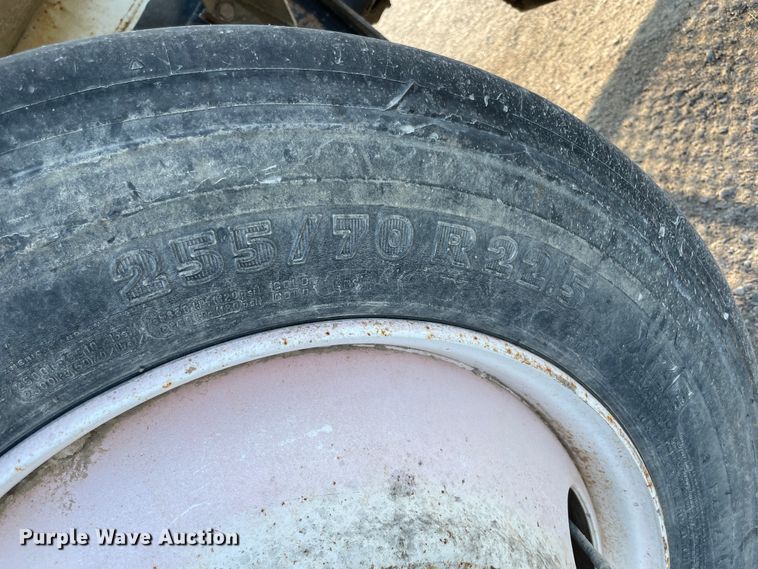 image for item JQ9671 1999 International 5000  ready mix truck