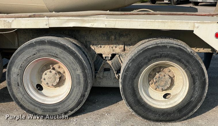 image for item JQ9671 1999 International 5000  ready mix truck